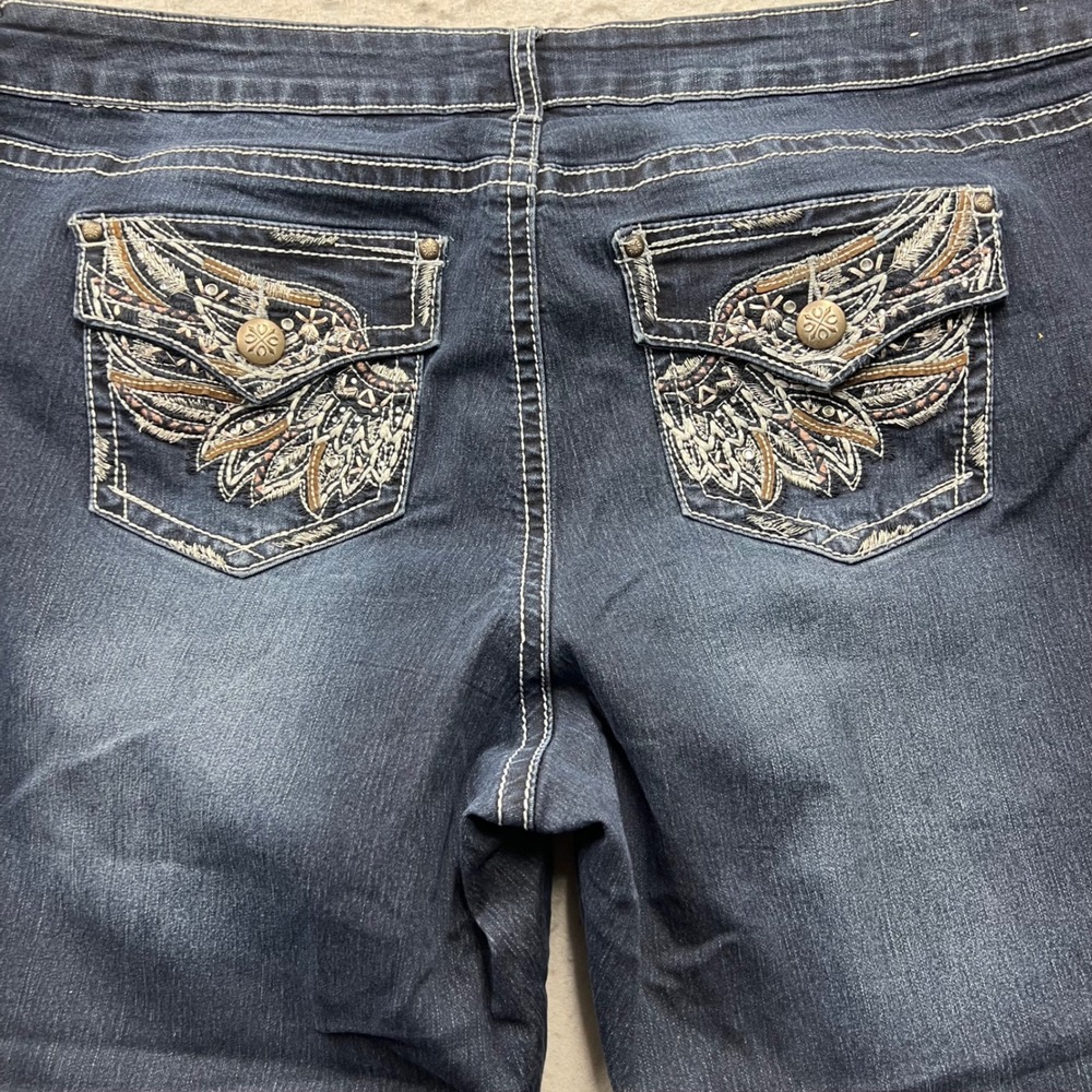 Boutique + Women 20W Dark Wash Capri Jeans Embroidered Flap Pockets Thick Stitch - Picture 8 of 9